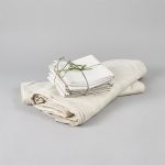 519718 Linen cloths